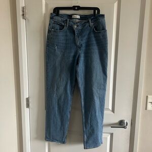 Abercrombie & Fitch Ultra High Rise 90s Straight Jean 32\14